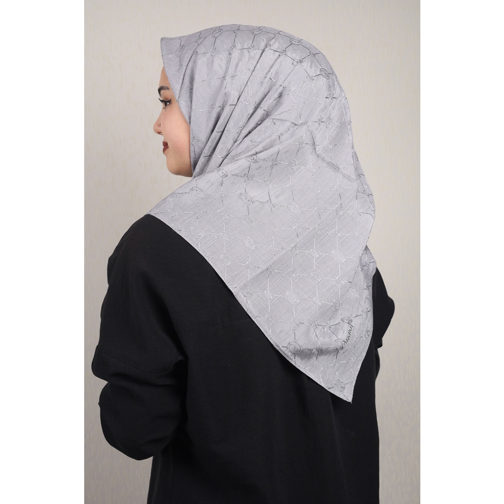 Piramit Kendinden Desenli Monogram Floş Eşarp - Desen-02